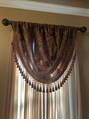 11 Croscill Paisley Tassel Window Valance in Brown and Gold